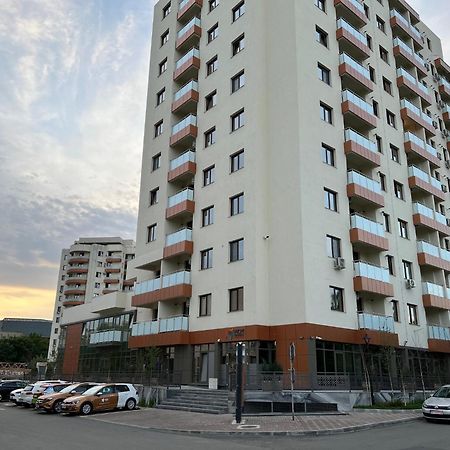 Lazar Towers Studios & Apartments Near Palas Iasi Bagian luar foto