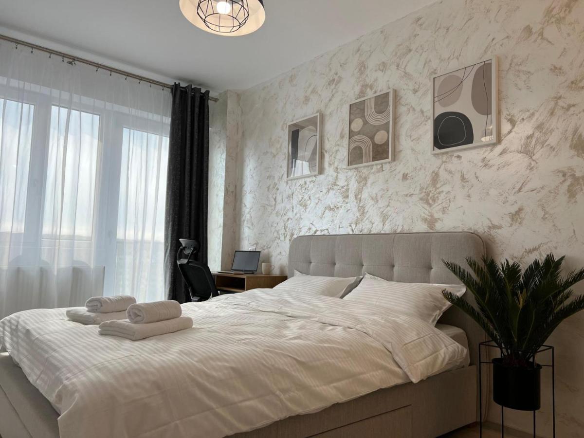 Lazar Towers Studios & Apartments Near Palas Iasi Bagian luar foto