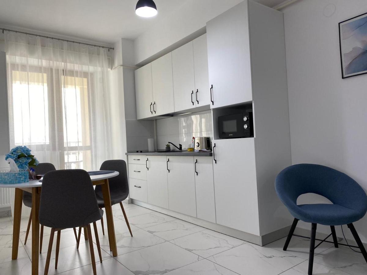 Lazar Towers Studios & Apartments Near Palas Iasi Bagian luar foto