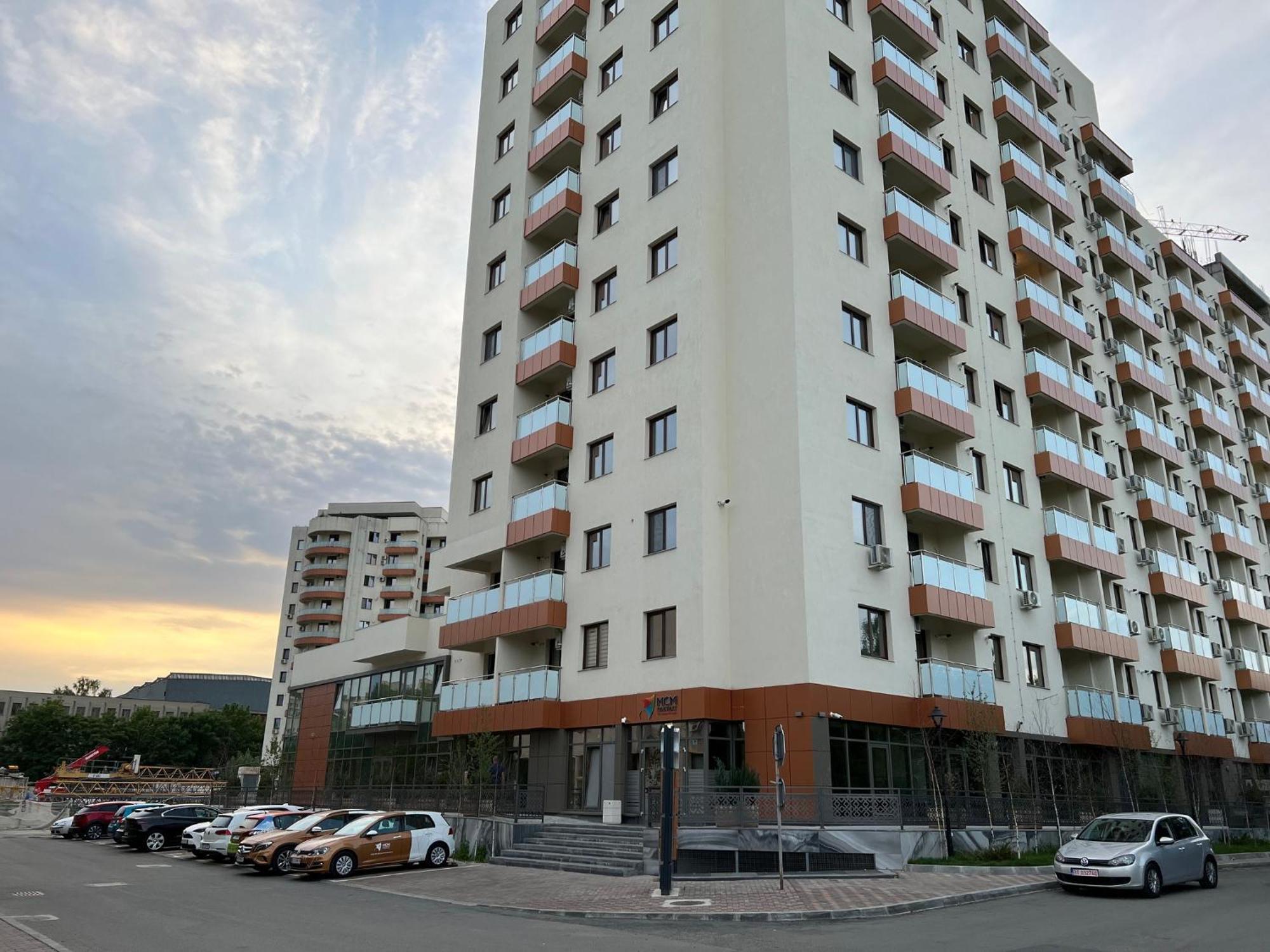 Lazar Towers Studios & Apartments Near Palas Iasi Bagian luar foto