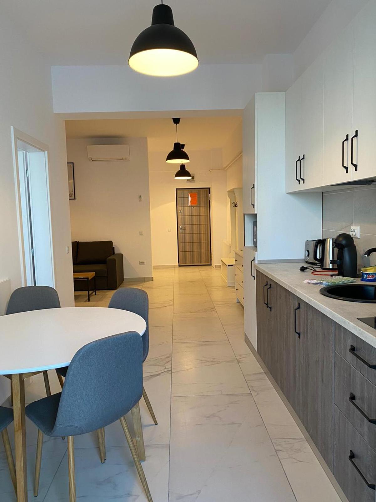Lazar Towers Studios & Apartments Near Palas Iasi Bagian luar foto
