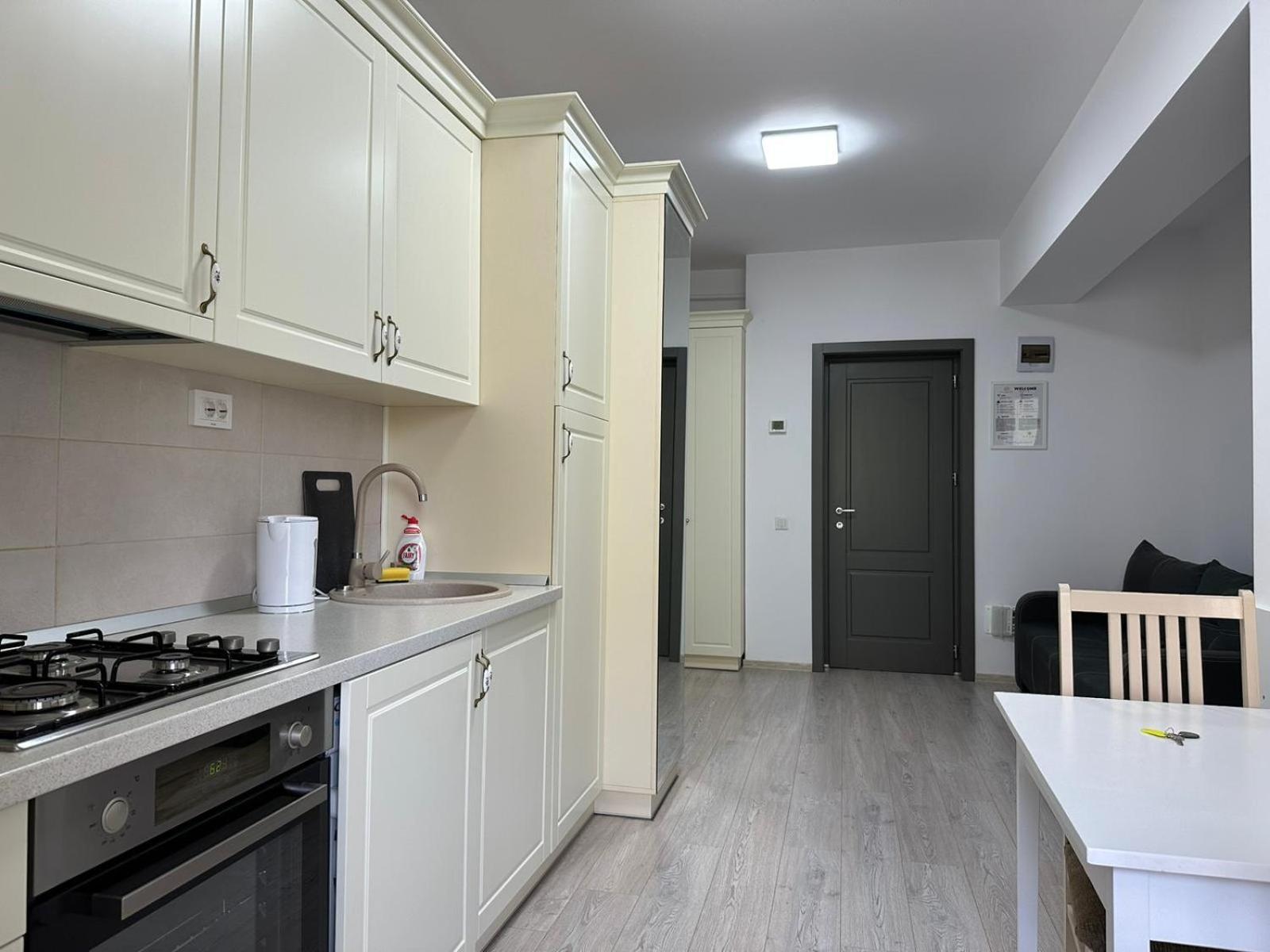 Lazar Towers Studios & Apartments Near Palas Iasi Bagian luar foto