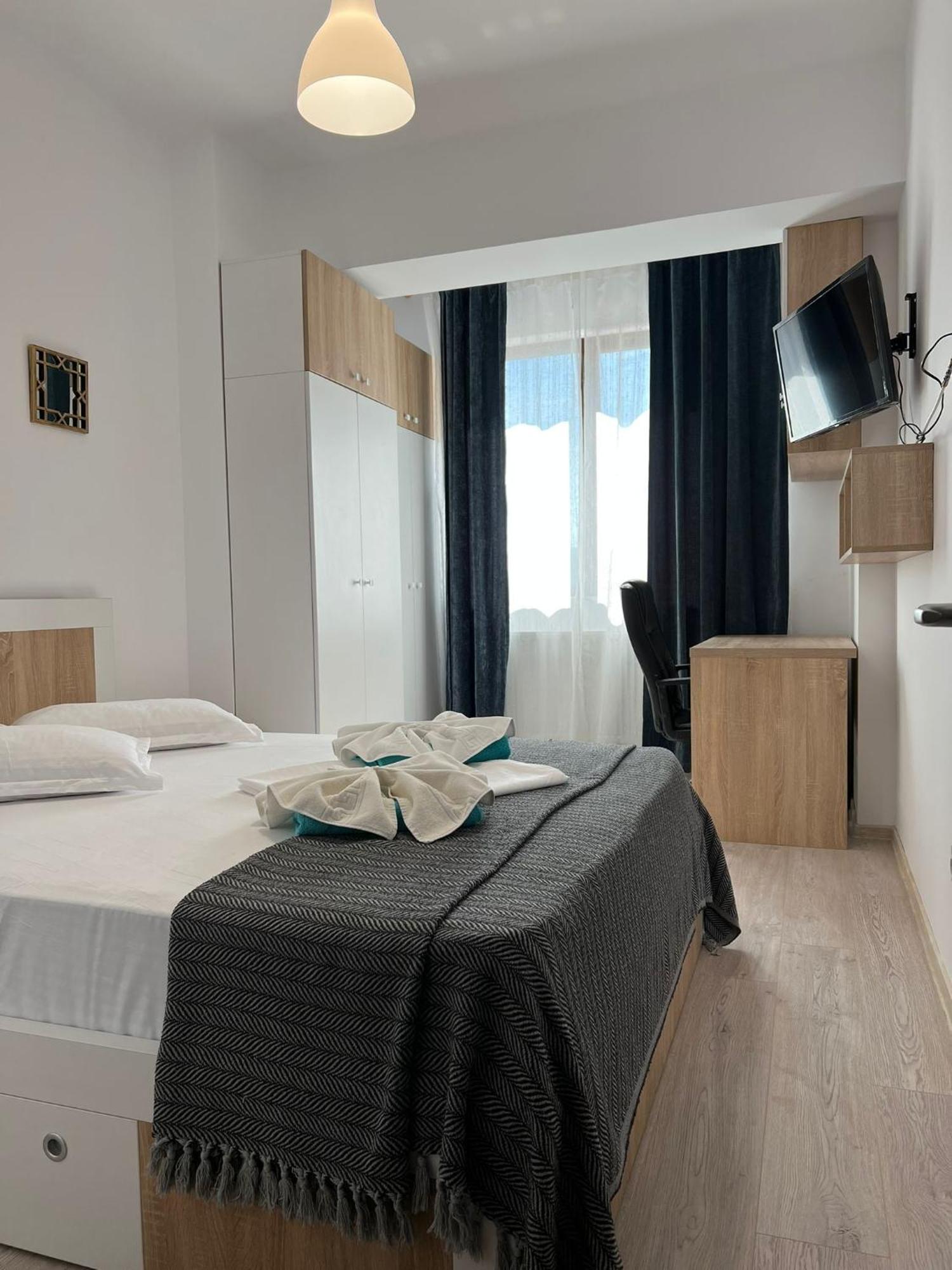 Lazar Towers Studios & Apartments Near Palas Iasi Bagian luar foto