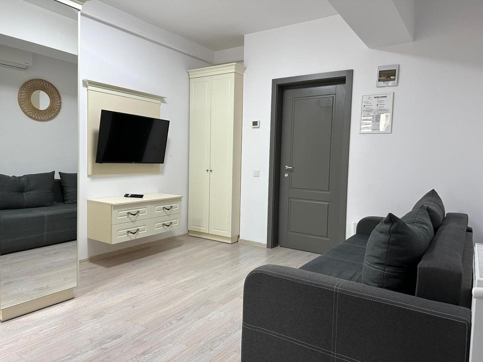 Lazar Towers Studios & Apartments Near Palas Iasi Bagian luar foto
