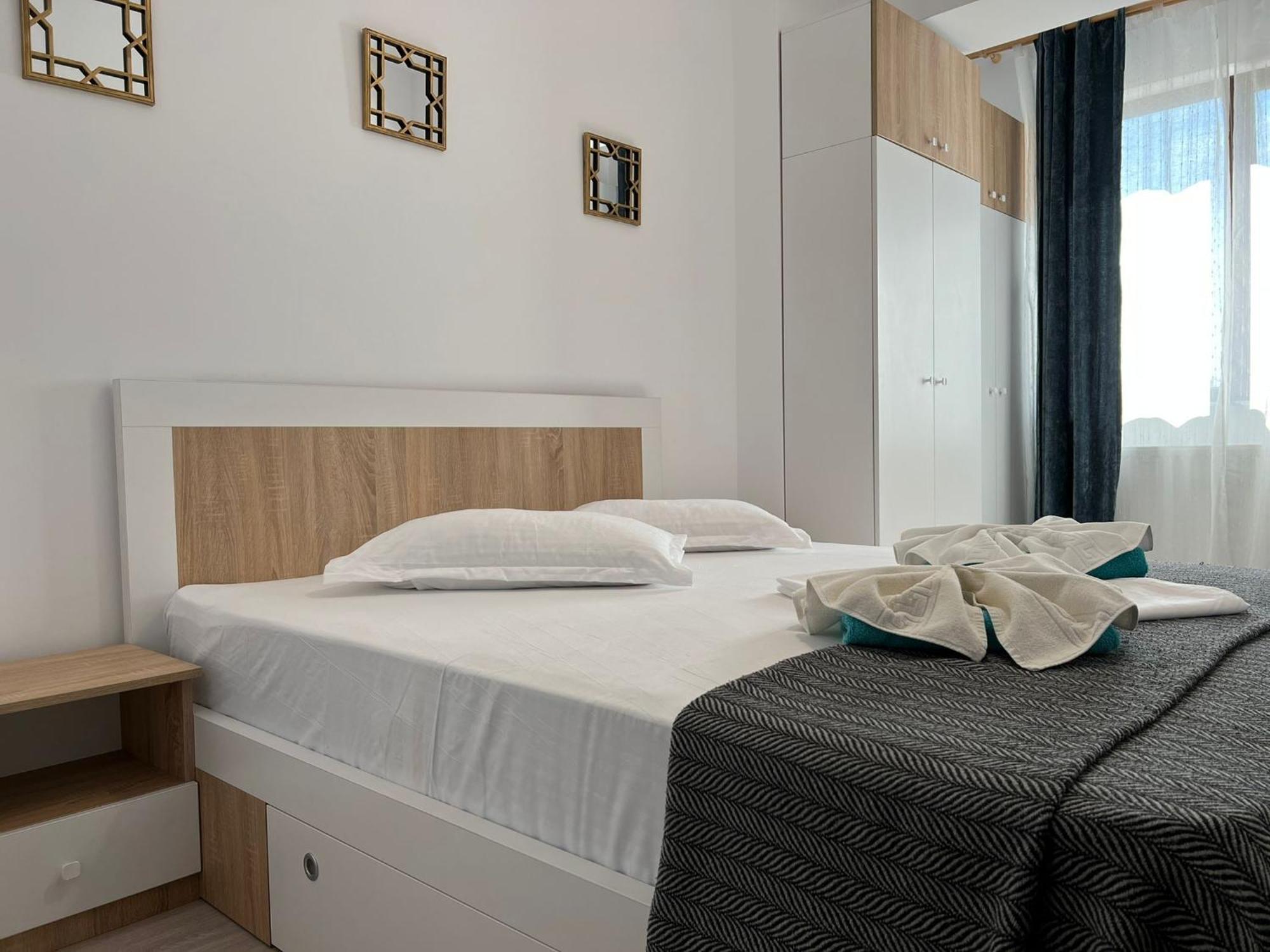 Lazar Towers Studios & Apartments Near Palas Iasi Bagian luar foto