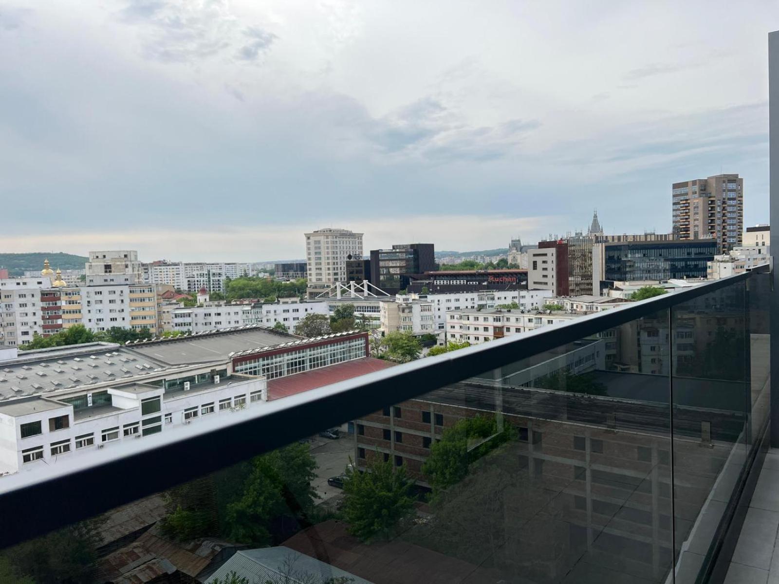 Lazar Towers Studios & Apartments Near Palas Iasi Bagian luar foto